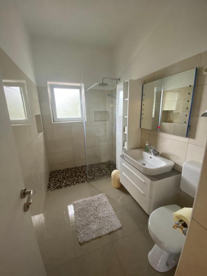 Apartman Ana Dobropoljana Ngoại thất bức ảnh