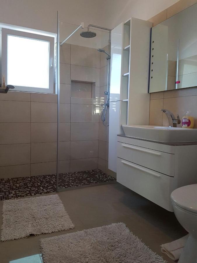 Apartman Ana Dobropoljana Ngoại thất bức ảnh